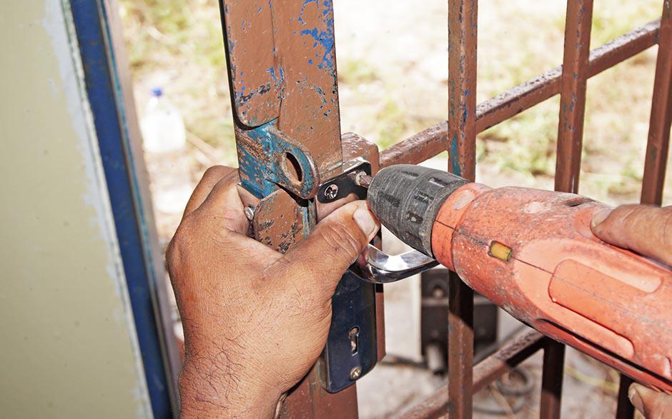 travaux à nos artisans serrurier prix Drancy